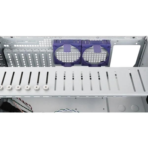 Chieftec UNC-409S-B 400W, Server-Gehäuse 10 Chieftec UNC-409S-B 400W, Server-Gehäuse – Bild 10