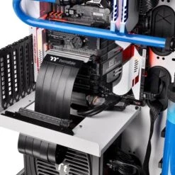 Thermaltake Riser Card PCIe Extender Kabel 30cm, Verlängerungskabel -Digitu Computer Geschaft Thermaltake Riser Card PCIe Extender Kabel 30cm Verl ngerungskabel@@tvzzt2 6